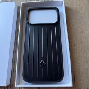 Rimowa iPhone case Aluminum iPhone 17 pro and 17 pro max black
